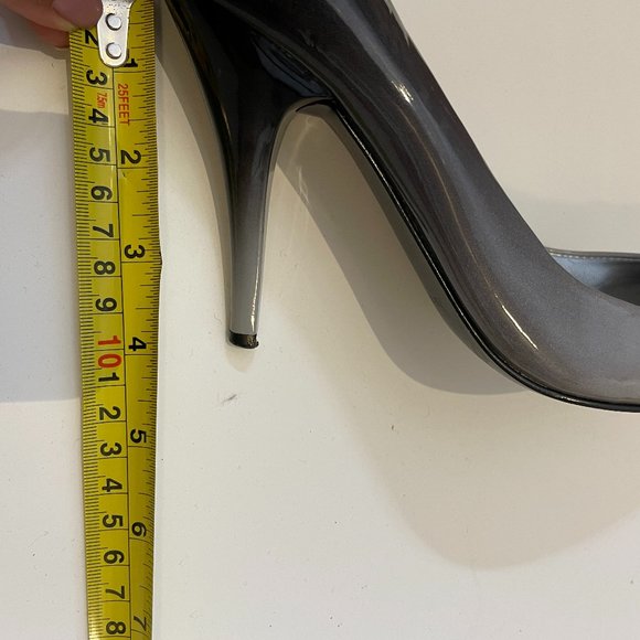 Guess Ombre Patent Pumps -7.5- - Picture 11 of 12